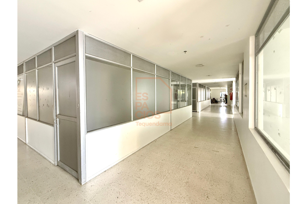 Locales en Arriendo, Ricaurte Bogotá - LOAR341