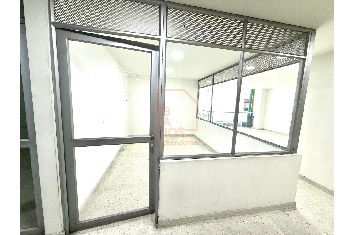 Locales en Arriendo, Ricaurte Bogotá - LOAR341