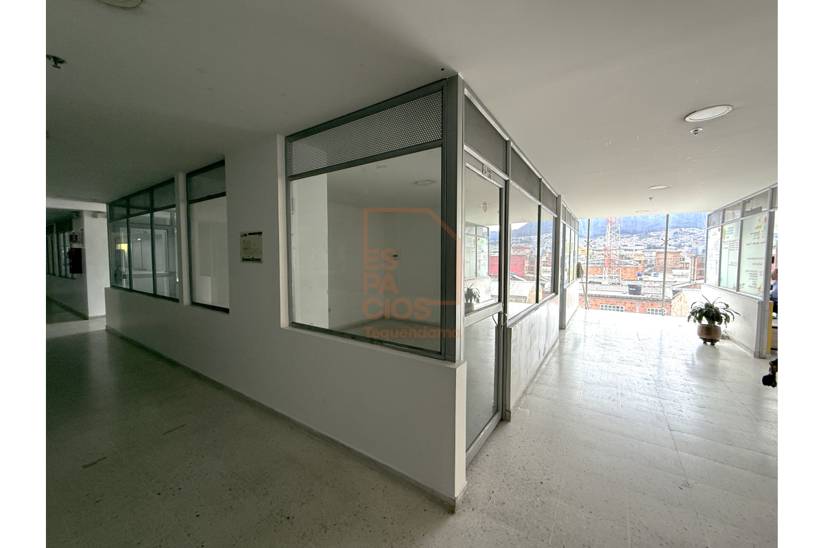 Locales en Arriendo, Ricaurte Bogotá - LOAR424