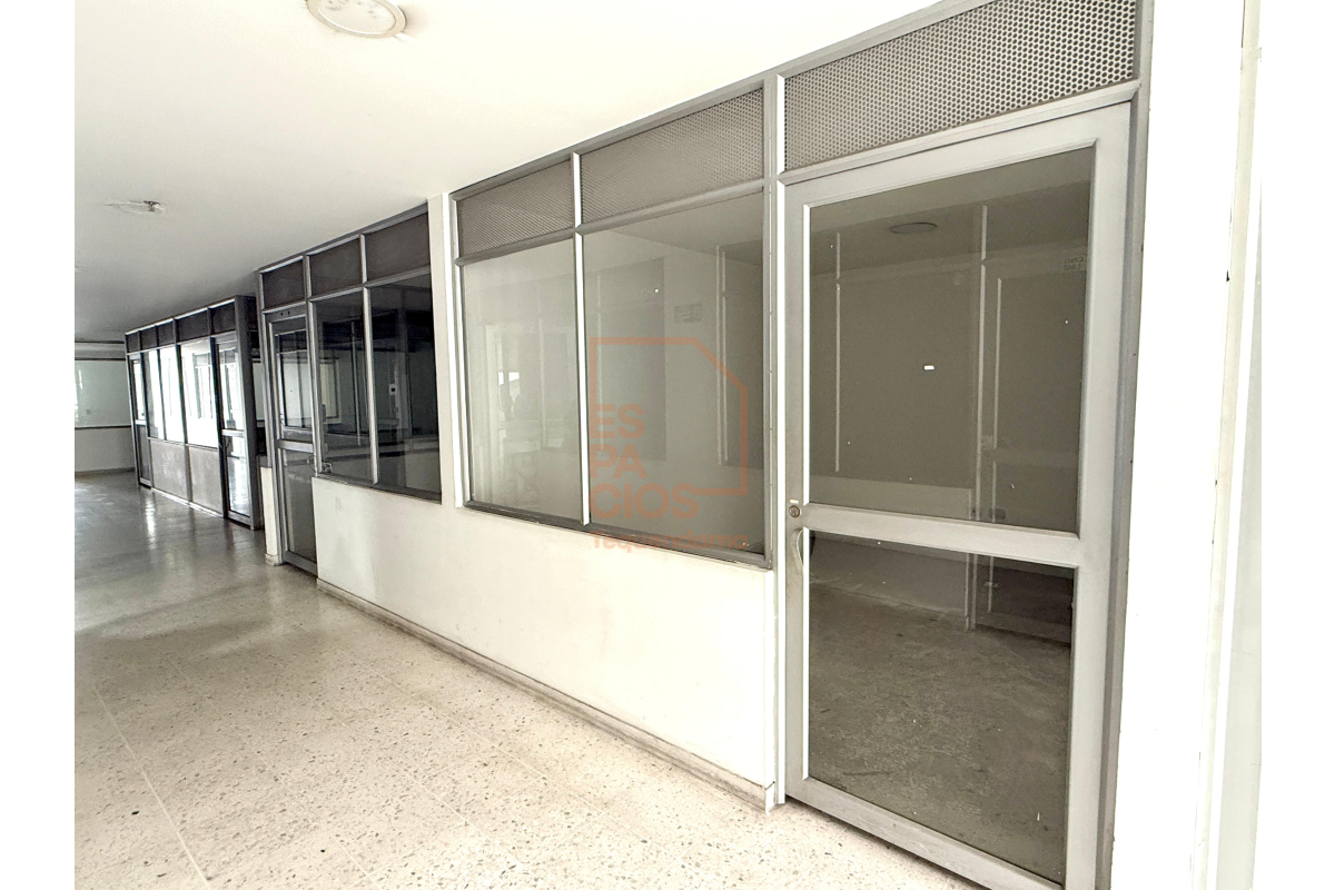 Locales en Arriendo, Ricaurte Bogotá - LOAR424